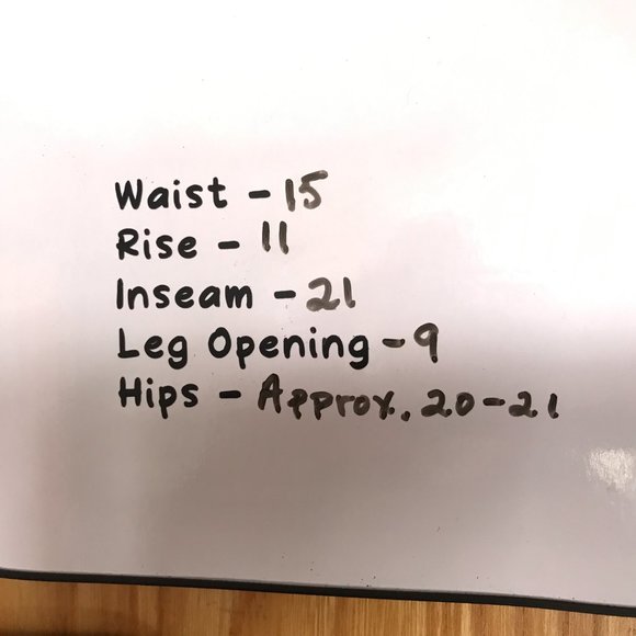 Alfred Dunner Soft Pull-On Capris Pockets Pants - Picture 8 of 8